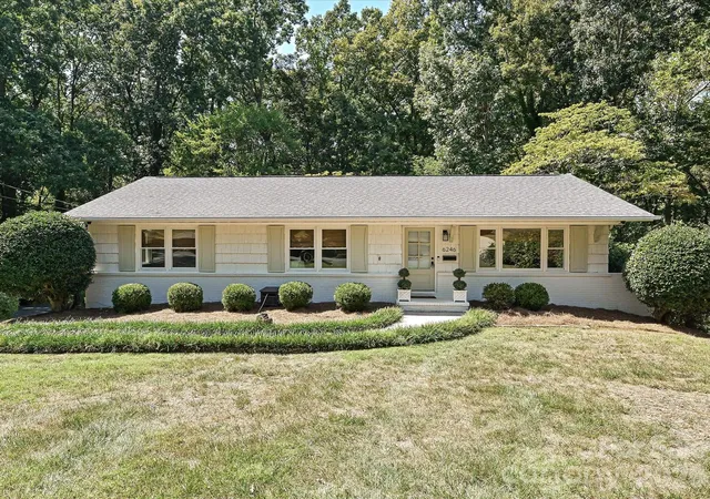 Photo 1 of Single family home for sale at 6246 Candlewood Dr, Charlotte, NC 28210 | MLS# 4427341 | Listing updated on 2026-09-29