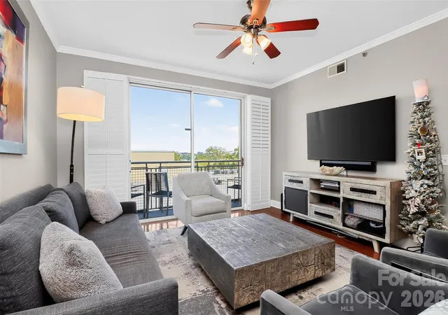 Photo 3 of Condo for sale at 1315 East Blvd #818, Charlotte, NC 28203 | MLS# 4427348 | Listing updated on 2026-09-26