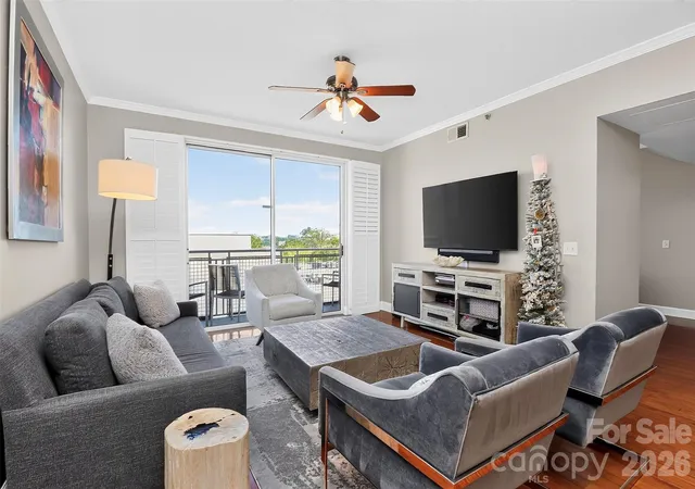 Photo 4 of Condo for sale at 1315 East Blvd #818, Charlotte, NC 28203 | MLS# 4427348 | Listing updated on 2026-09-26