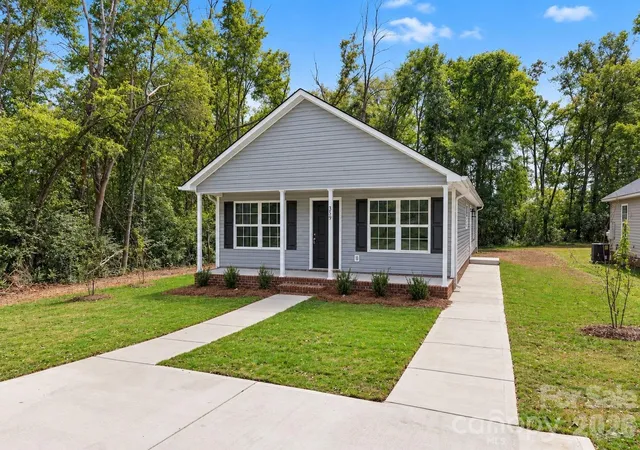 Photo 2 of Single family home for sale at 359 Blanche Cir, Rock Hill, SC 29730 | MLS# 4427356 | Listing updated on 2026-09-28