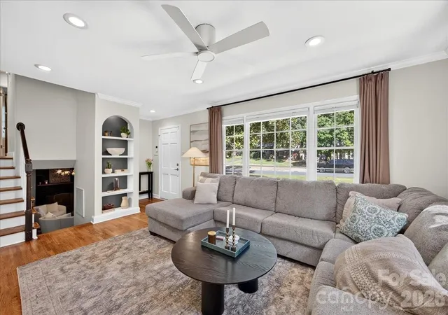 Photo 4 of Sale Pending at 3914 Chandworth Rd, Charlotte, NC 28210 | MLS# 4427362 | Listing updated on 2026-10-05