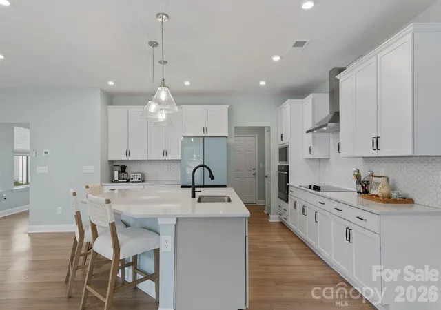 Photo 3 of Townhouse for sale at 6113 Mariemont Cir, Charlotte, NC 28226 | MLS# 4427363 | Listing updated on 2026-09-23