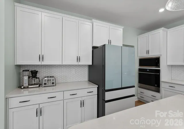 Photo 4 of Townhouse for sale at 6113 Mariemont Cir, Charlotte, NC 28226 | MLS# 4427363 | Listing updated on 2026-09-23
