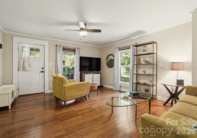 Photo 3 of Single family home for sale at 224 E Catawba Ave, Mooresville, NC 28115 | MLS# 4427374 | Listing updated on 2026-10-07