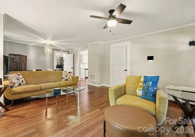 Photo 4 of Single family home for sale at 224 E Catawba Ave, Mooresville, NC 28115 | MLS# 4427374 | Listing updated on 2026-10-07