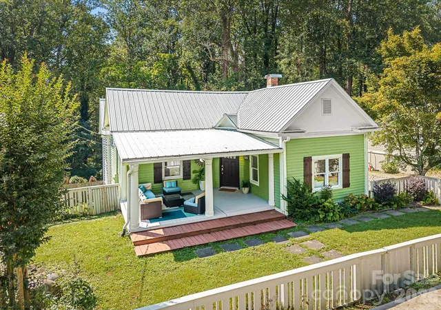 Photo 45 of Single family home for sale at 541 W Probart St, Brevard, NC 28712 | MLS# 4427375 | Listing updated on 2026-10-21