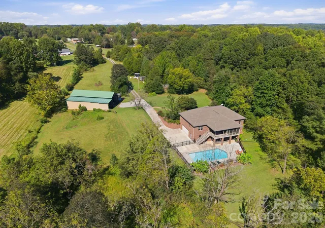 Photo 1 of Single family home for sale at 1086 Shinnville Rd, Cleveland, NC 27013 | MLS# 4427384 | Listing updated on 2026-10-02