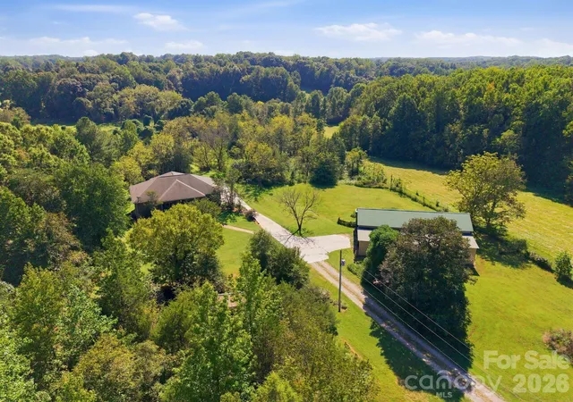 Photo 3 of Single family home for sale at 1086 Shinnville Rd, Cleveland, NC 27013 | MLS# 4427384 | Listing updated on 2026-10-02