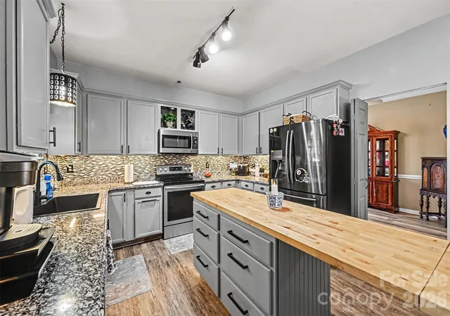 Photo 1 of Single family home for sale at 114 S Audubon Ave, Mooresville, NC 28117 | MLS# 4427387 | Listing updated on 2026-10-04