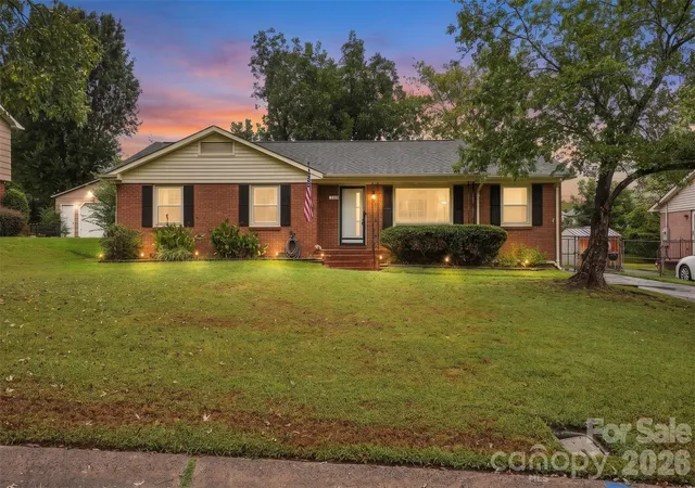 Photo 1 of Single family home for sale at 7033 Starvalley Dr, Charlotte, NC 28210 | MLS# 4427394 | Listing updated on 2026-10-01