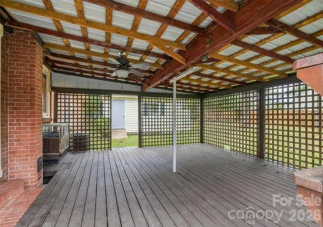 Photo 3 of Single family home for sale at 7033 Starvalley Dr, Charlotte, NC 28210 | MLS# 4427394 | Listing updated on 2026-10-01