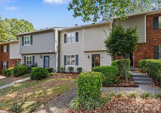 Photo 1 of Condo for sale at 3272 Heathstead Pl, Charlotte, NC 28210 | MLS# 4427398 | Listing updated on 2026-09-23