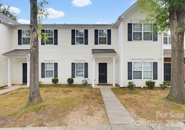 Townhouse for sale at 2176 Winthrop Chase Dr, Charlotte, NC 28212 | MLS# 4427399