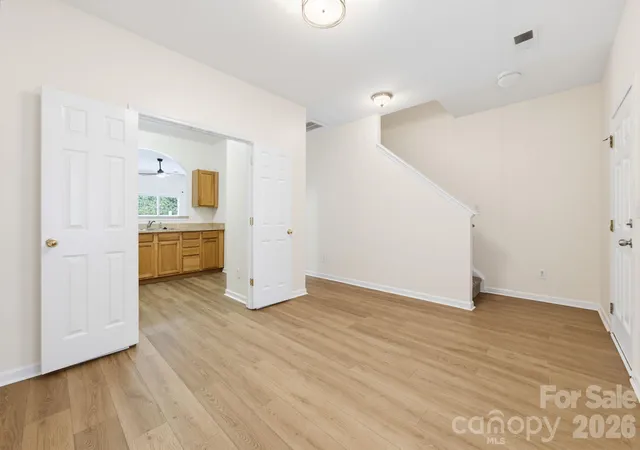 Photo 2 of Townhouse for sale at 2176 Winthrop Chase Dr, Charlotte, NC 28212 | MLS# 4427399 | Listing updated on 2026-10-01