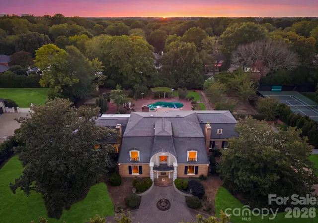 Photo 4 of Single family home for sale at 3452 Sharon Rd, Charlotte, NC 28211 | MLS# 4427402 | Listing updated on 2026-10-06