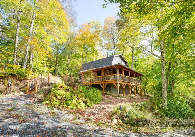 Photo 3 of Single family home for sale at 963 El Miner Dr, Mars Hill, NC 28754 | MLS# 4427405 | Listing updated on 2026-10-06