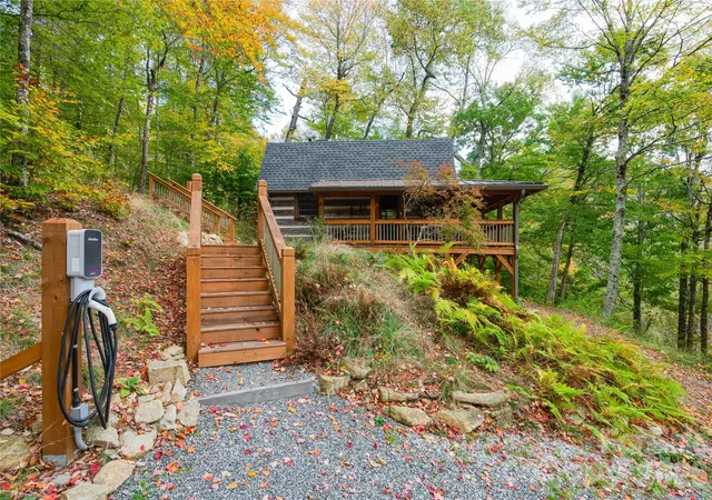 Photo 3 of Single family home for sale at 963 El Miner Dr, Mars Hill, NC 28754 | MLS# 4427405 | Listing updated on 2026-10-06
