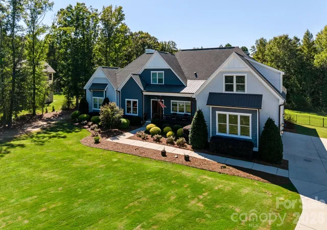 Photo 3 of Single family home for sale at 7001 W Duncan Rd, Indian Trail, NC 28079 | MLS# 4427411 | Listing updated on 2026-10-05