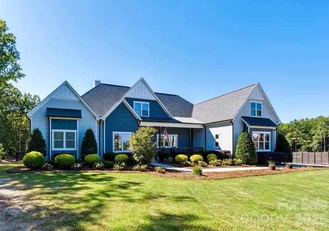 Photo 4 of Single family home for sale at 7001 W Duncan Rd, Indian Trail, NC 28079 | MLS# 4427411 | Listing updated on 2026-10-05