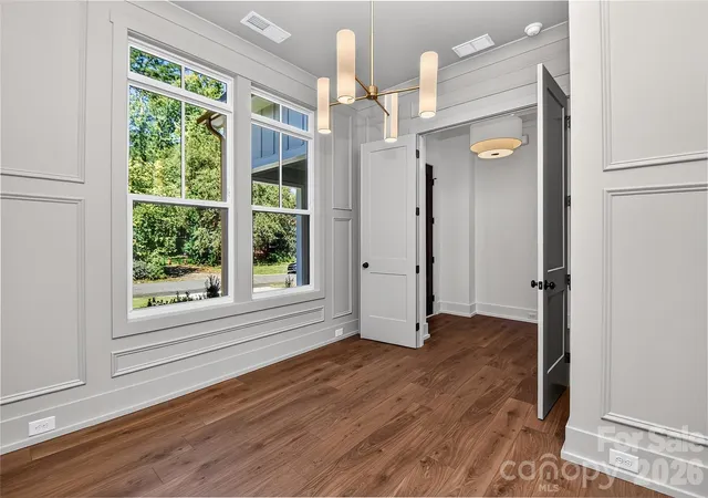 Photo 4 of Single family home for sale at 4809 Currituck Dr, Charlotte, NC 28210 | MLS# 4427425 | Listing updated on 2026-10-01