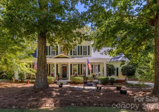 Photo 1 of Single family home for sale at 5817 Cross Point Ct, Waxhaw, NC 28173 | MLS# 4427429 | Listing updated on 2026-10-03