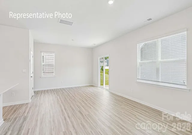 Photo 4 of Single family home for sale at 926 Two Brothers Ln, York, SC 29745 | MLS# 4427430 | Listing updated on 2026-09-23