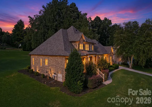 Photo 3 of Single family home for sale at 1163 Willow Crk Dr, Newton, NC 28658 | MLS# 4427436 | Listing updated on 2026-09-23