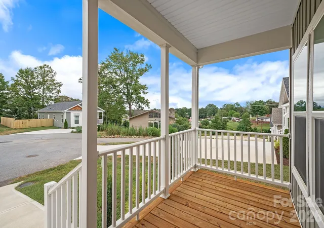 Photo 2 of Single family home for sale at 131 Bellamy Rd, Asheville, NC 28806 | MLS# 4427438 | Listing updated on 2026-09-26