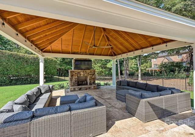 Photo 3 of Single family home for sale at 15034 Jockeys Ridge Dr, Charlotte, NC 28277 | MLS# 4427446 | Listing updated on 2026-10-08