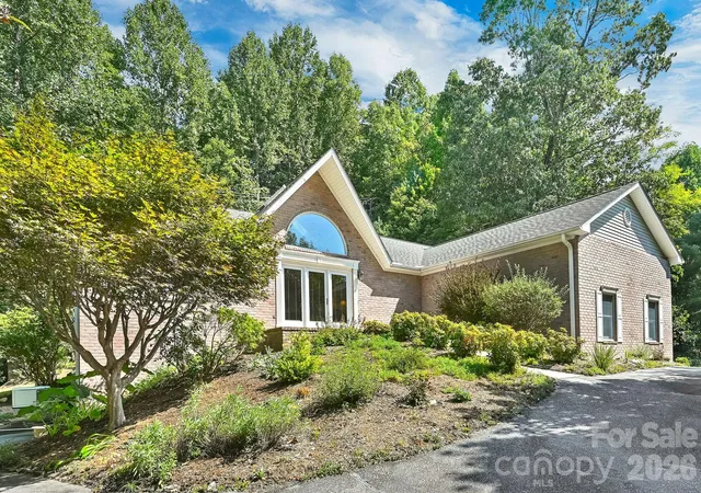 Photo 2 of Single family home for sale at 4311 Cvs Loop Rd, Hendersonville, NC 28739 | MLS# 4427450 | Listing updated on 2026-09-25
