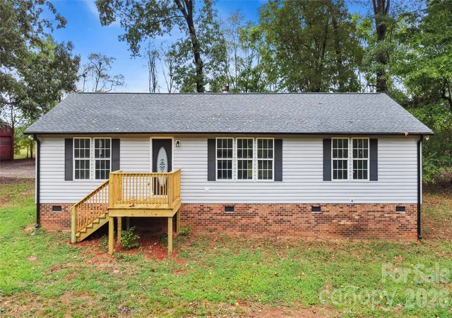 Photo 1 of Single family home for sale at 1030 Blue Dan Ln, Yadkinville, NC 27055 | MLS# 4427453 | Listing updated on 2026-09-28
