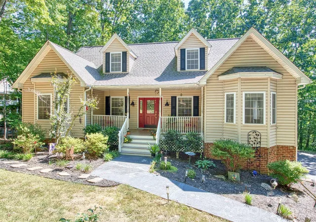 Photo 1 of Single family home for sale at 28 Gentlewood Trl, Candler, NC 28715 | MLS# 4427454 | Listing updated on 2026-09-24
