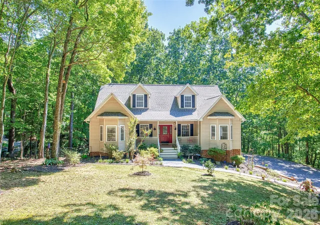Photo 2 of Single family home for sale at 28 Gentlewood Trl, Candler, NC 28715 | MLS# 4427454 | Listing updated on 2026-09-24