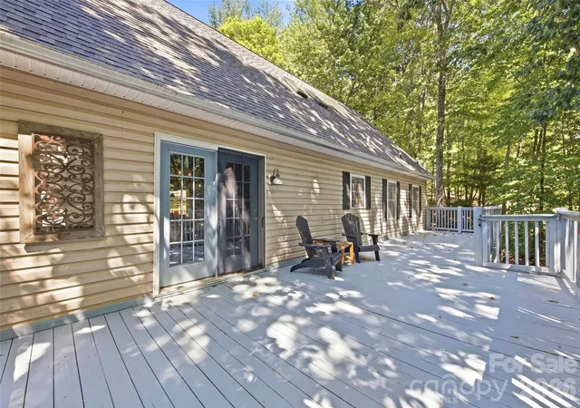 Photo 3 of Single family home for sale at 28 Gentlewood Trl, Candler, NC 28715 | MLS# 4427454 | Listing updated on 2026-10-16