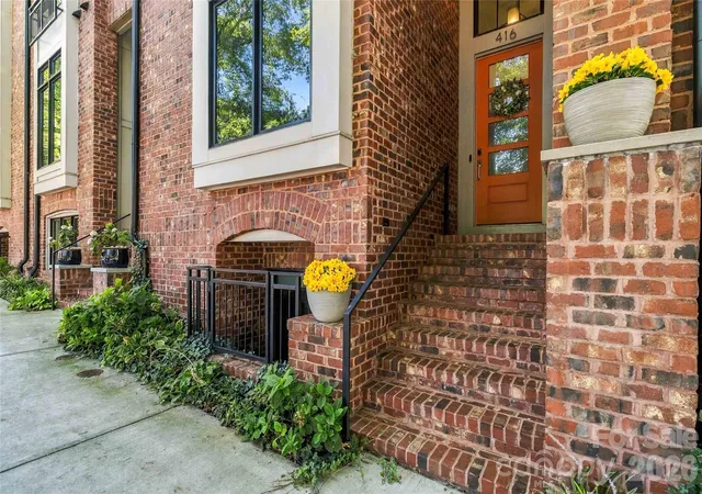 Photo 3 of Townhouse for sale at 416 E 33rd Street, Charlotte, NC 28205 | MLS# 4427456 | Listing updated on 2026-10-05