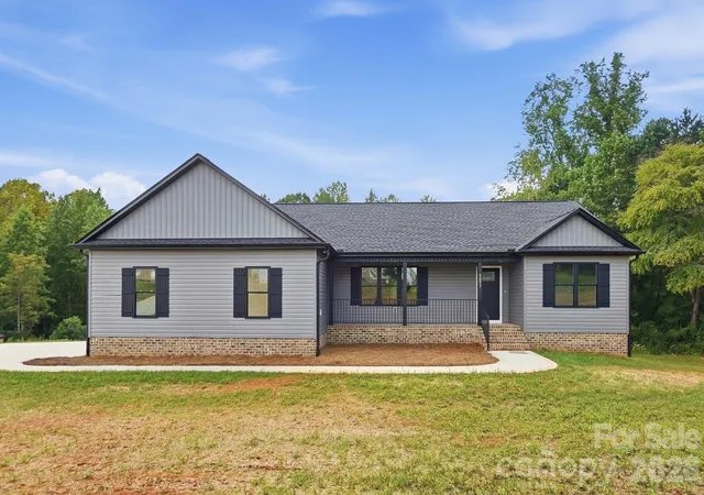 Photo 2 of Single family home for sale at 6097 Tinsley Ct, Sherrills Ford, NC 28673 | MLS# 4427464 | Listing updated on 2026-09-25