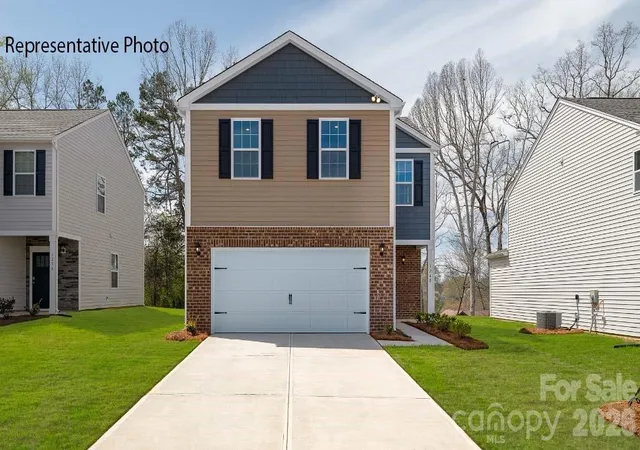 Single family home for sale at 1448 7th Street Dr NE, Hickory, NC 28601 | MLS# 4427467