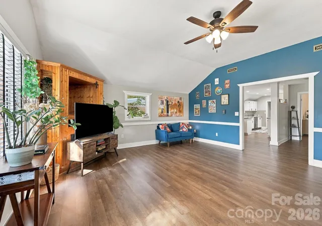 Photo 3 of Single family home for sale at 16 Warren Crk Rd, Candler, NC 28715 | MLS# 4427483 | Listing updated on 2026-10-04