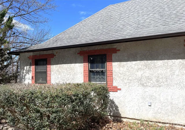 Photo 1 of House for sale at 332 S Beaumont St, Asheville, NC 28801 | MLS# 4427490 | Listing updated on 2026-10-03
