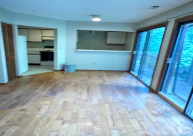 Photo 2 of House for sale at 332 S Beaumont St, Asheville, NC 28801 | MLS# 4427490 | Listing updated on 2026-10-03