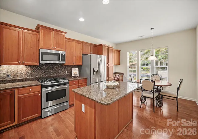 Photo 3 of Single family home for sale at 23090 Kingfisher Dr, Fort Mill, SC 29707 | MLS# 4427495 | Listing updated on 2026-09-30