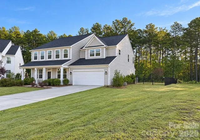 Photo 3 of Single family home for sale at 2036 Sweet Magnolia Ln, Clover, SC 29710 | MLS# 4427501 | Listing updated on 2026-10-27