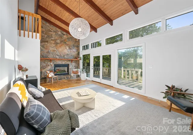Photo 3 of Single family home for sale at 343 Mountain View Rd, Burnsville, NC 28714 | MLS# 4427505 | Listing updated on 2026-09-28
