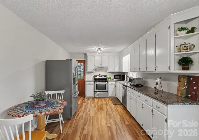 Photo 3 of Single family home for sale at 2040 London Rd, Mooresville, NC 28115 | MLS# 4427506 | Listing updated on 2026-10-06