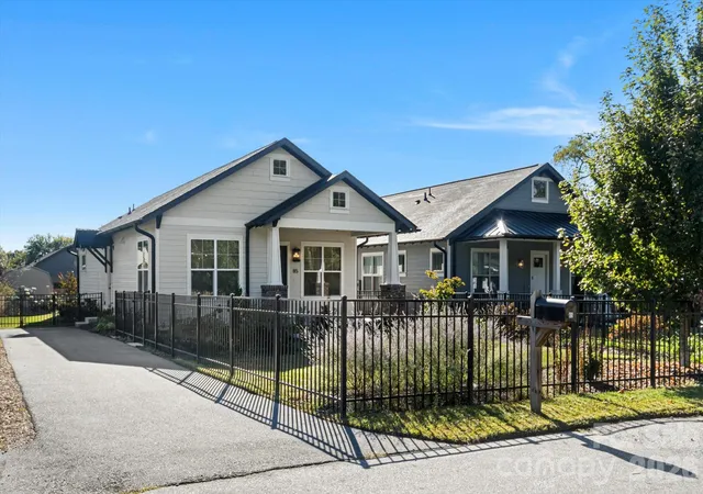 Photo 1 of Single family home for sale at 85 Temple Church Rd, Brevard, NC 28712 | MLS# 4427509 | Listing updated on 2026-10-09