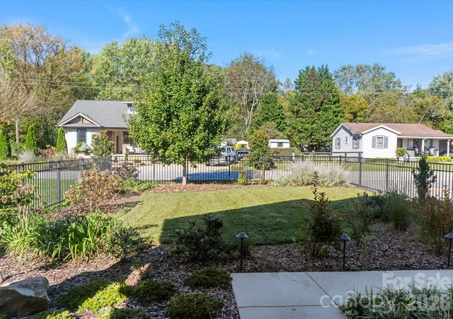 Photo 2 of Single family home for sale at 85 Temple Church Rd, Brevard, NC 28712 | MLS# 4427509 | Listing updated on 2026-10-09