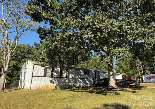 Photo 2 of Single family home for sale at 1025 29th Street Pl Ne, Conover, NC 28613 | MLS# 4427528 | Listing updated on 2026-10-04