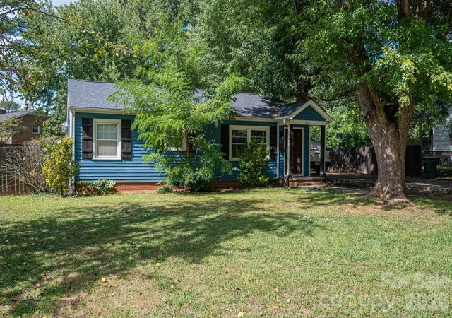 Photo 4 of Single family home for sale at 2211 Lee St, Gastonia, NC 28054 | MLS# 4427530 | Listing updated on 2026-10-02