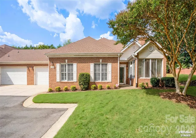 Photo 3 of Condo for sale at 10925 Oakside Ct, Charlotte, NC 28210 | MLS# 4427533 | Listing updated on 2026-09-26