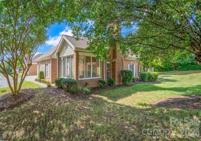Photo 4 of Condo for sale at 10925 Oakside Ct, Charlotte, NC 28210 | MLS# 4427533 | Listing updated on 2026-09-26